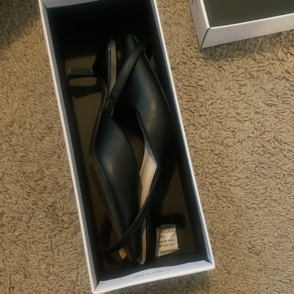 H Halston Sartoni Slingback pump - Picture 6 of 7